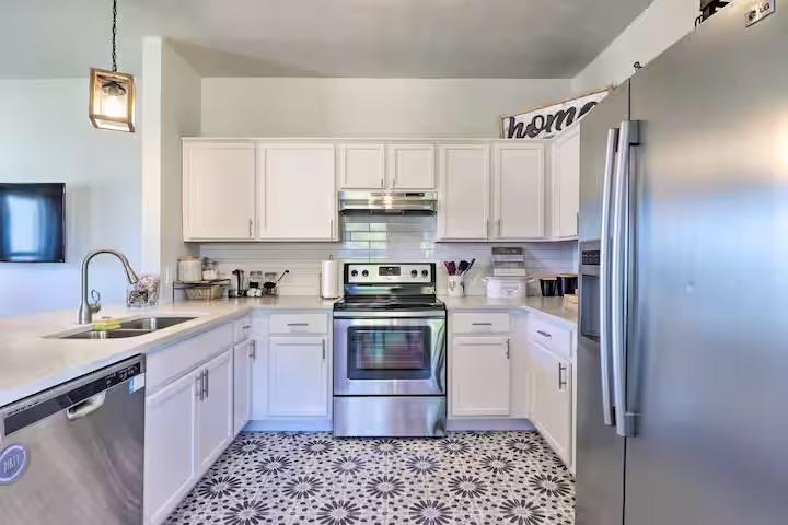 1404 E 3rd St, Georgetown, TX 78626