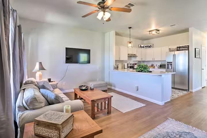 1404 E 3rd St, Georgetown, TX 78626