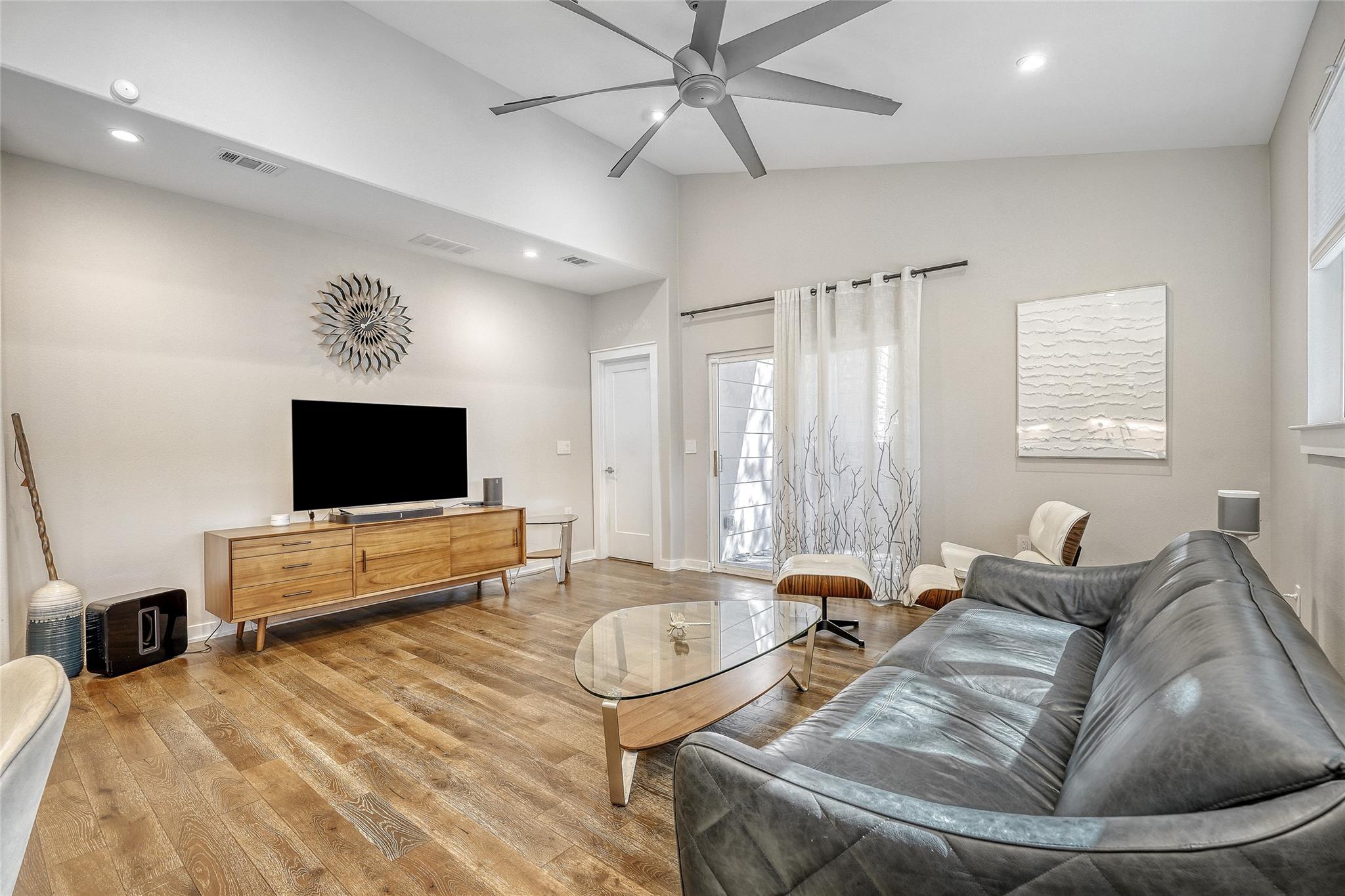 6800 Menchaca Rd # 5, Austin, TX 78745