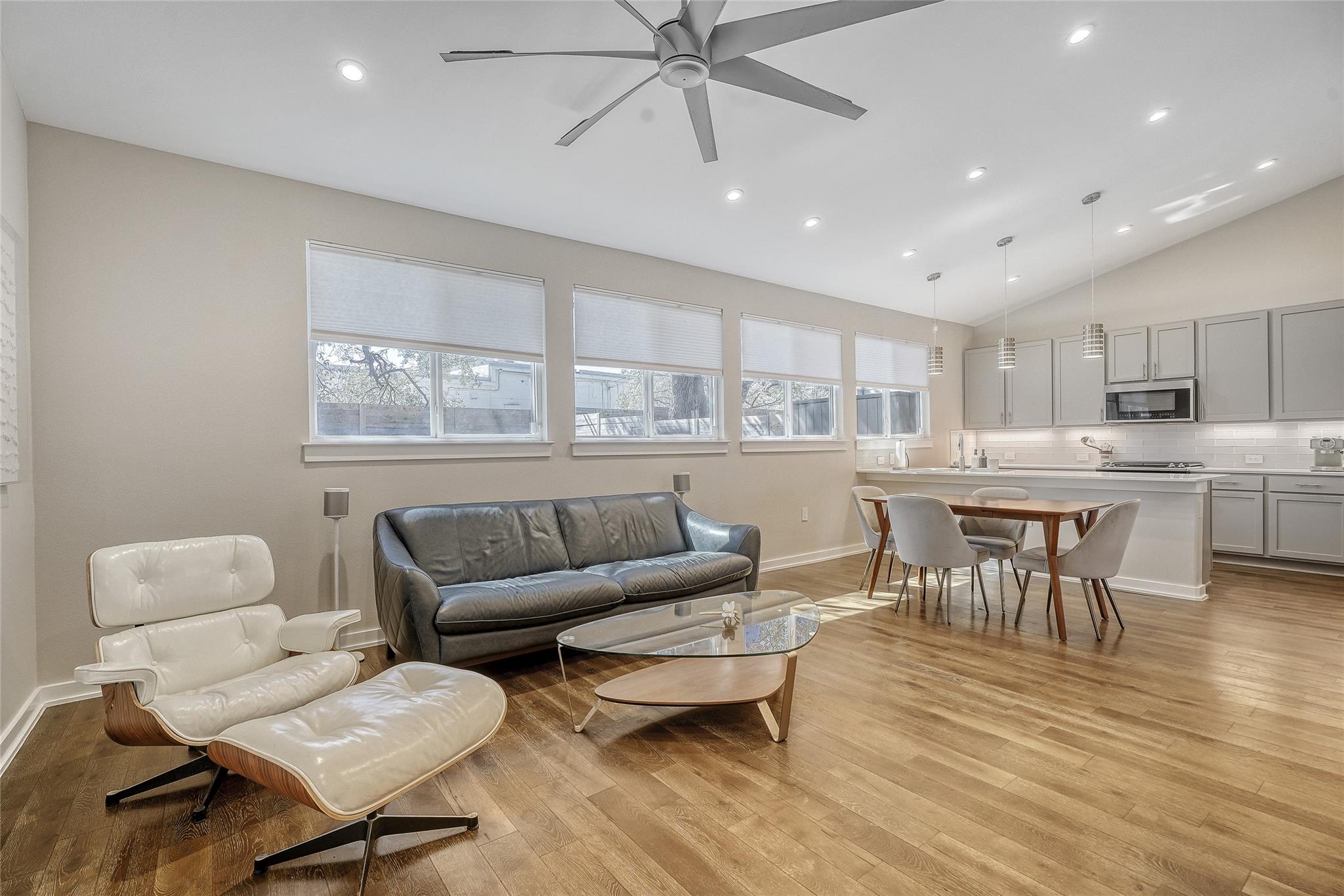 6800 Menchaca Rd # 5, Austin, TX 78745