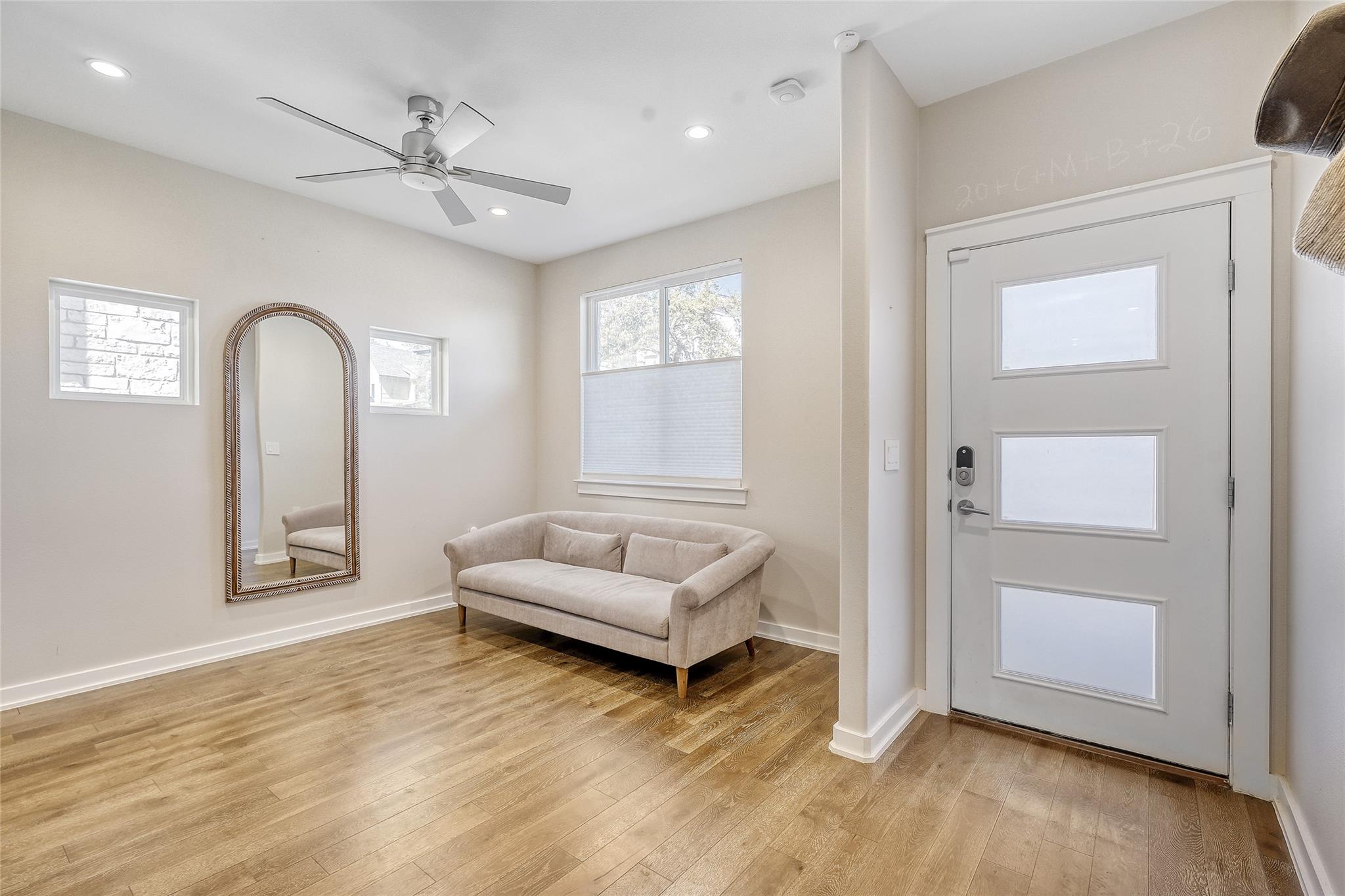 6800 Menchaca Rd # 5, Austin, TX 78745