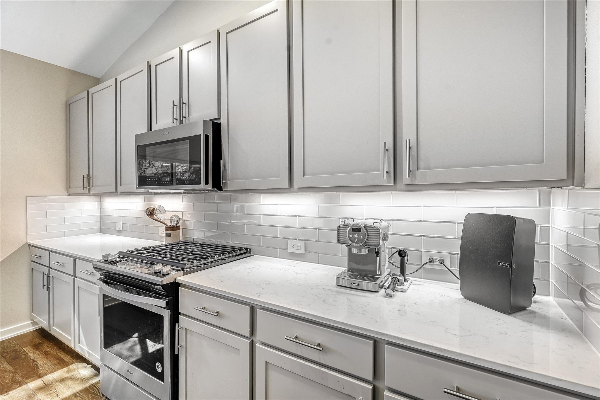 6800 Menchaca Rd # 5, Austin, TX 78745