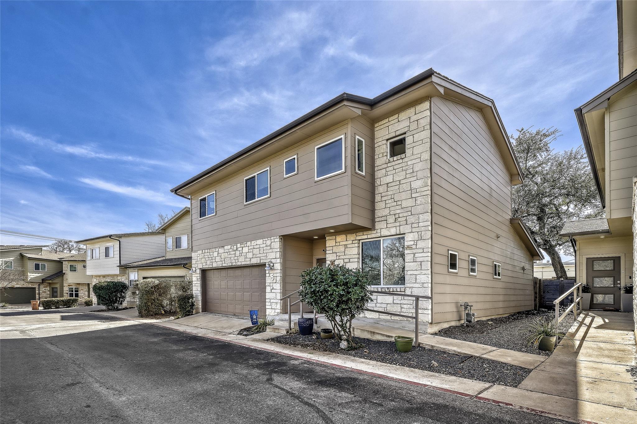 6800 Menchaca Rd # 5, Austin, TX 78745