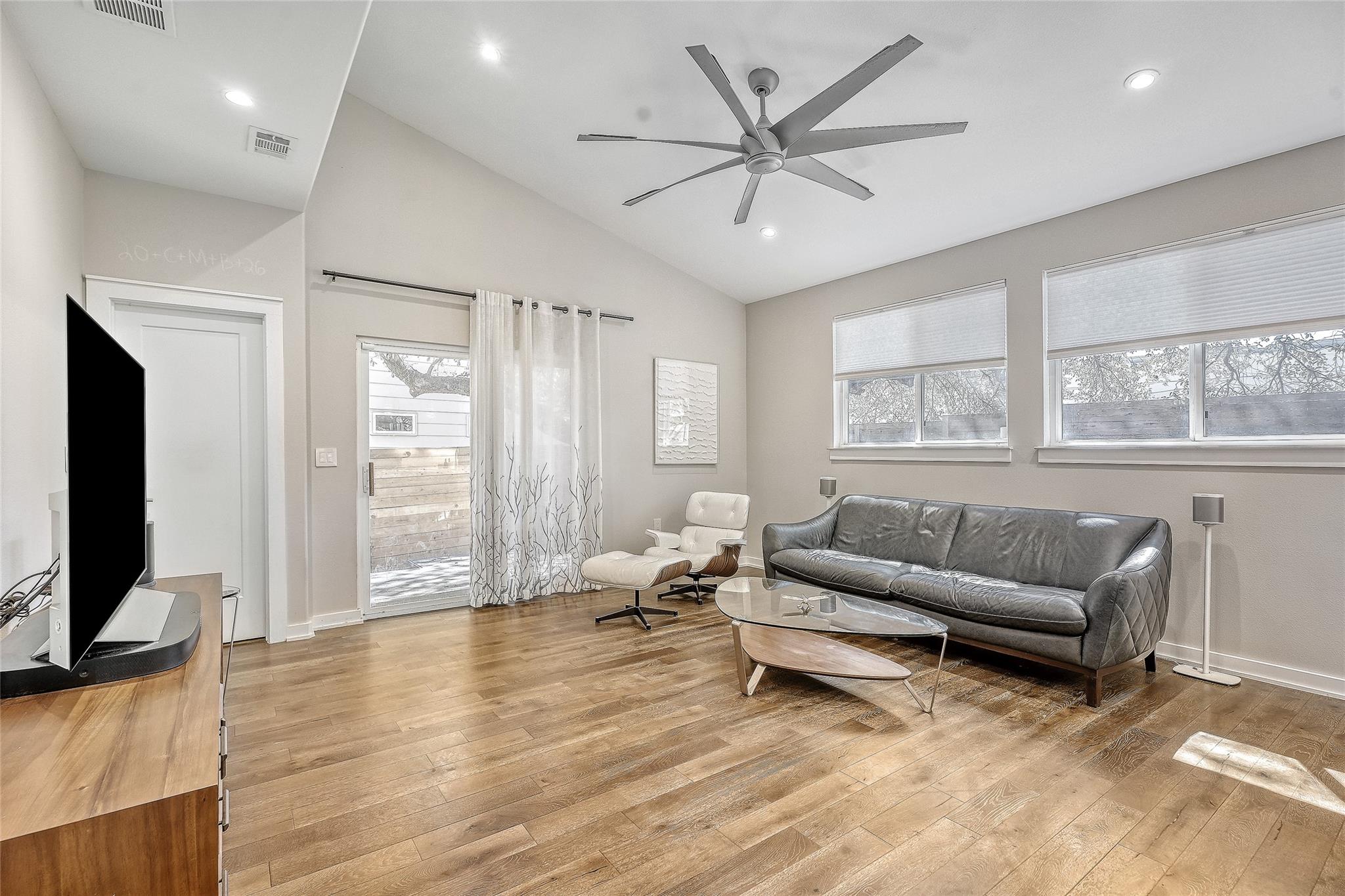 6800 Menchaca Rd # 5, Austin, TX 78745