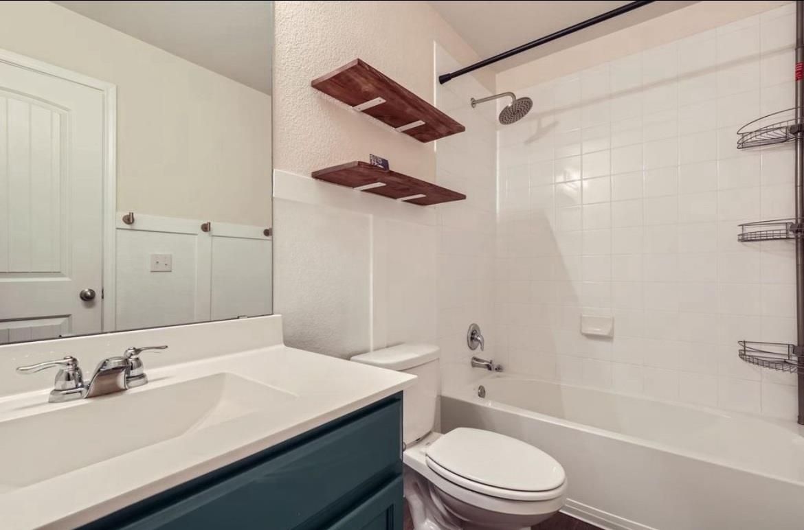 324 Sandhill Piper St, Leander, TX 78641