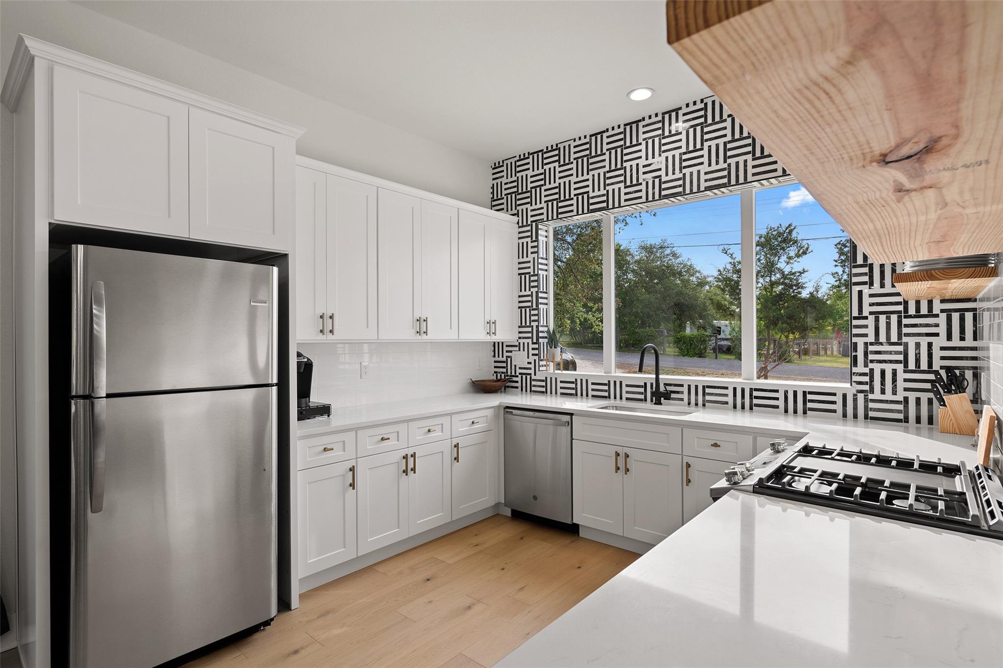 2211 White Dove Pass, Austin, TX 78734