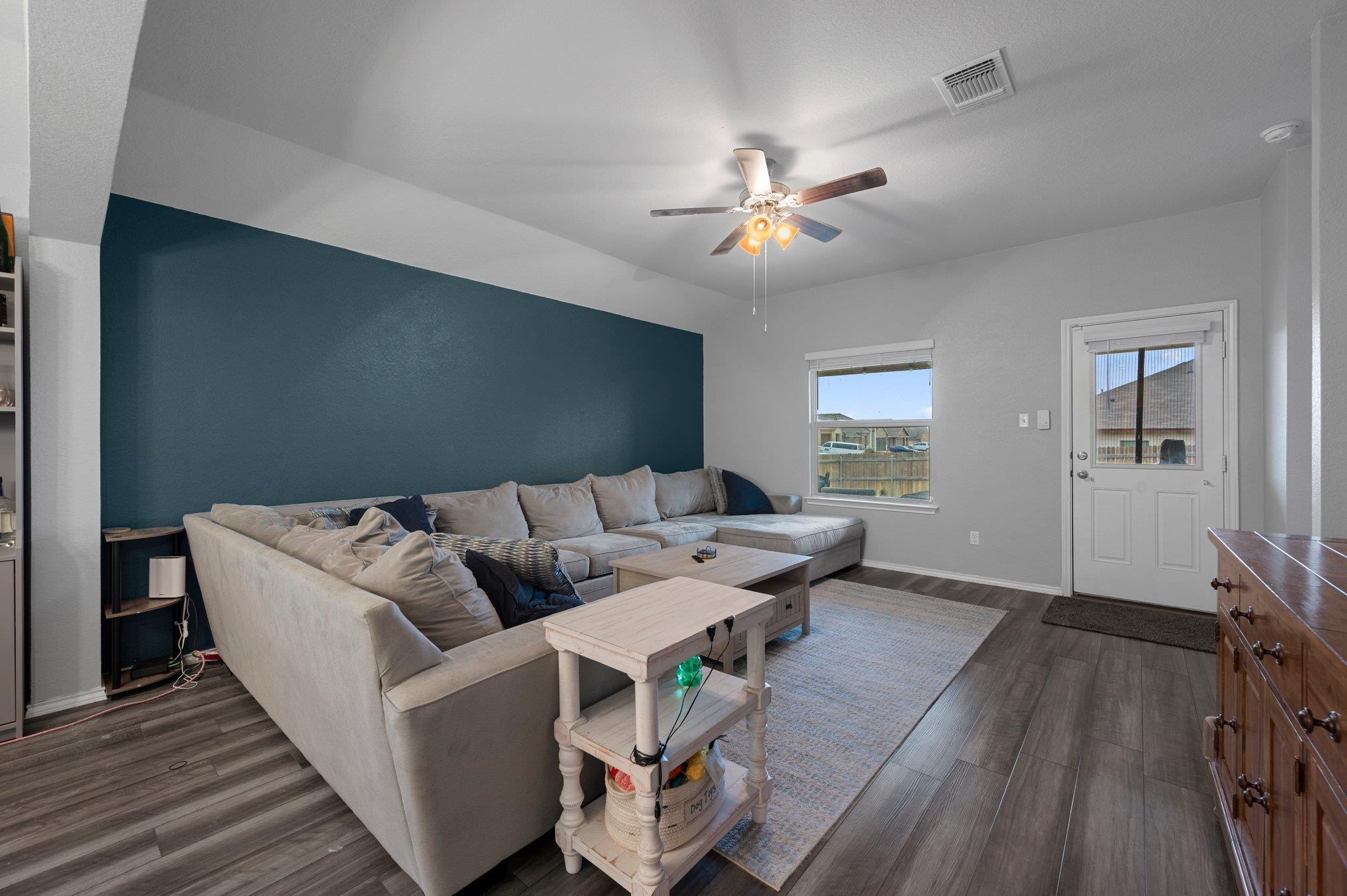 101 Gunther Way, Taylor, TX 76574