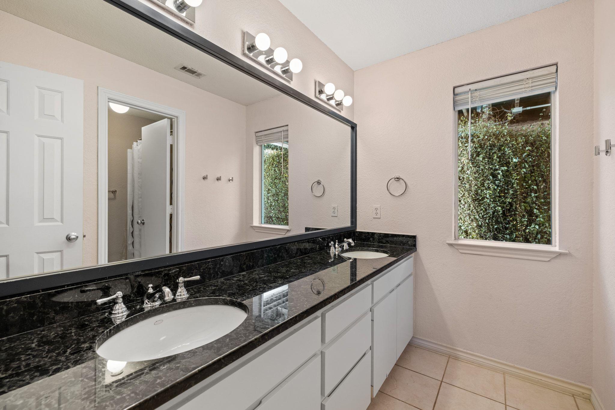 1517 Wild Cat Holw, West Lake Hills, TX 78746