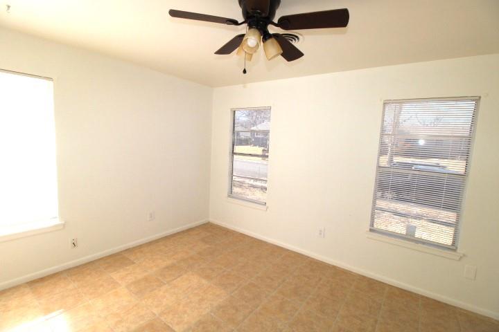 709 S 11th St, Copperas Cove, TX 76522