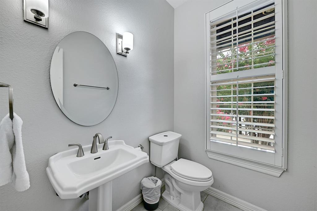 1111 E Riverside Dr, Austin, TX 78704