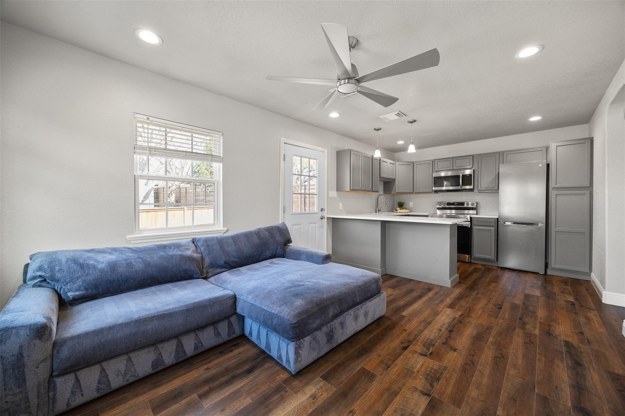 1607 Mayfield Dr, Round Rock, TX 78681