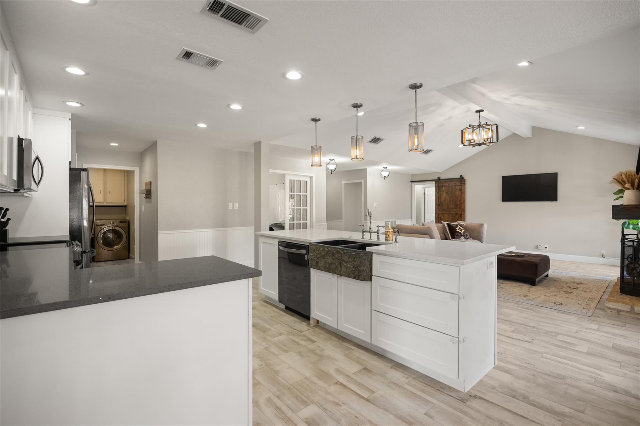 1607 Mayfield Dr, Round Rock, TX 78681