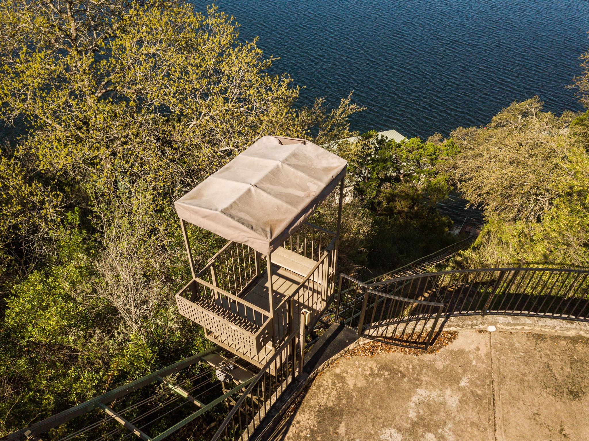 2804B Lohmans Ford Rd, Lago Vista, TX 78645