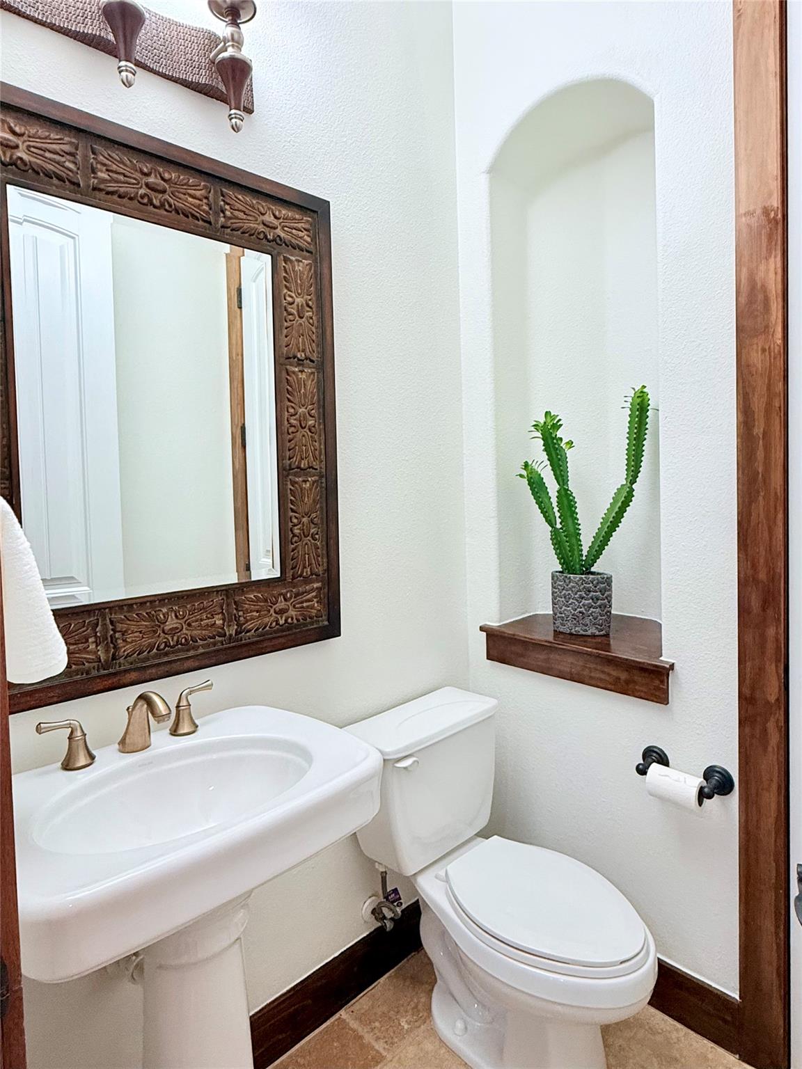 2804B Lohmans Ford Rd, Lago Vista, TX 78645