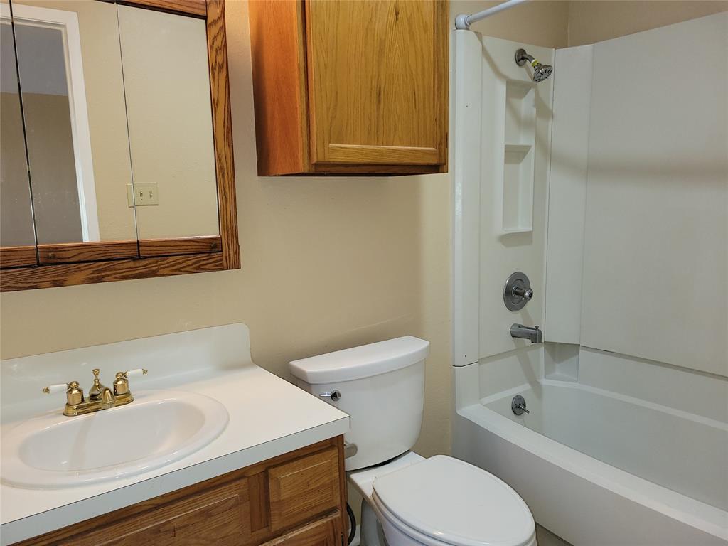 8802 Piney Point Dr # B, Austin, TX 78729