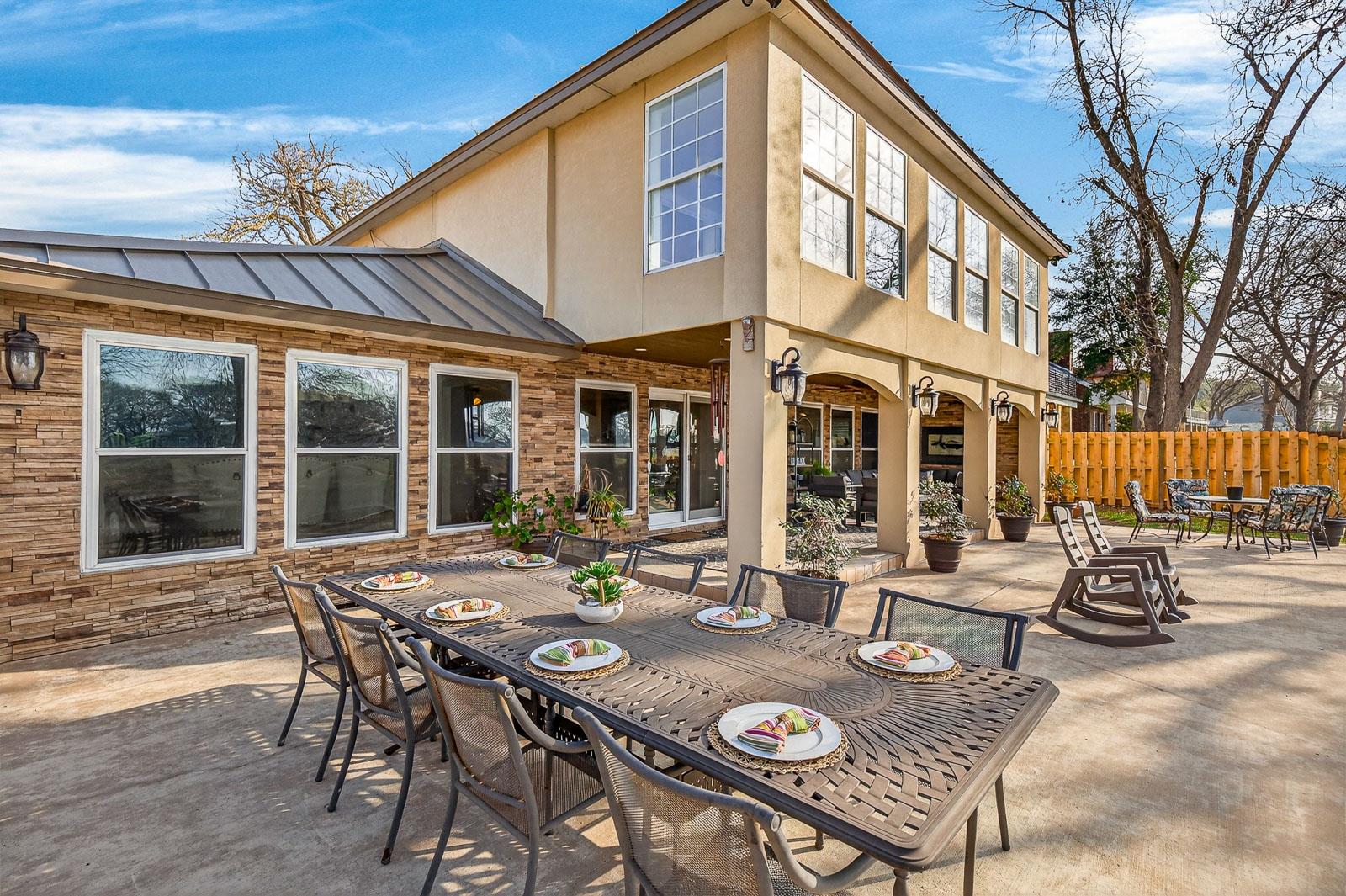 232 Lake Ridge Dr, Seguin, TX 78155