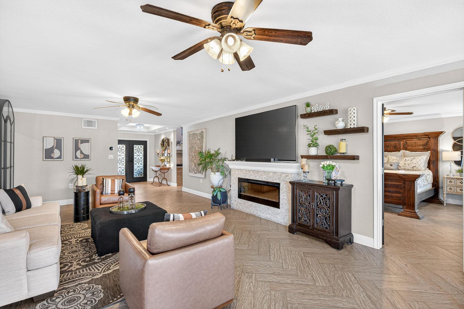 232 Lake Ridge Dr, Seguin, TX 78155