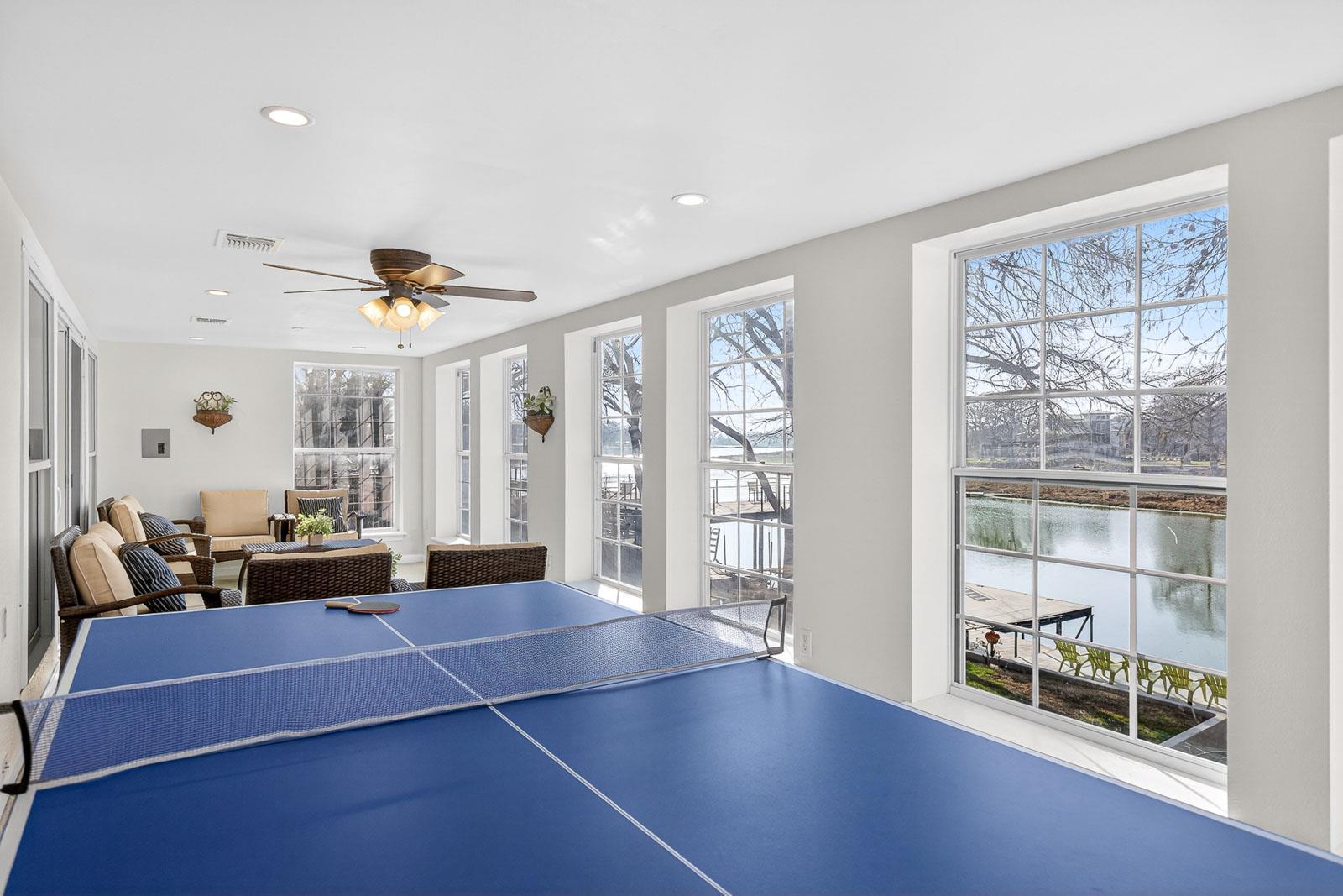 232 Lake Ridge Dr, Seguin, TX 78155