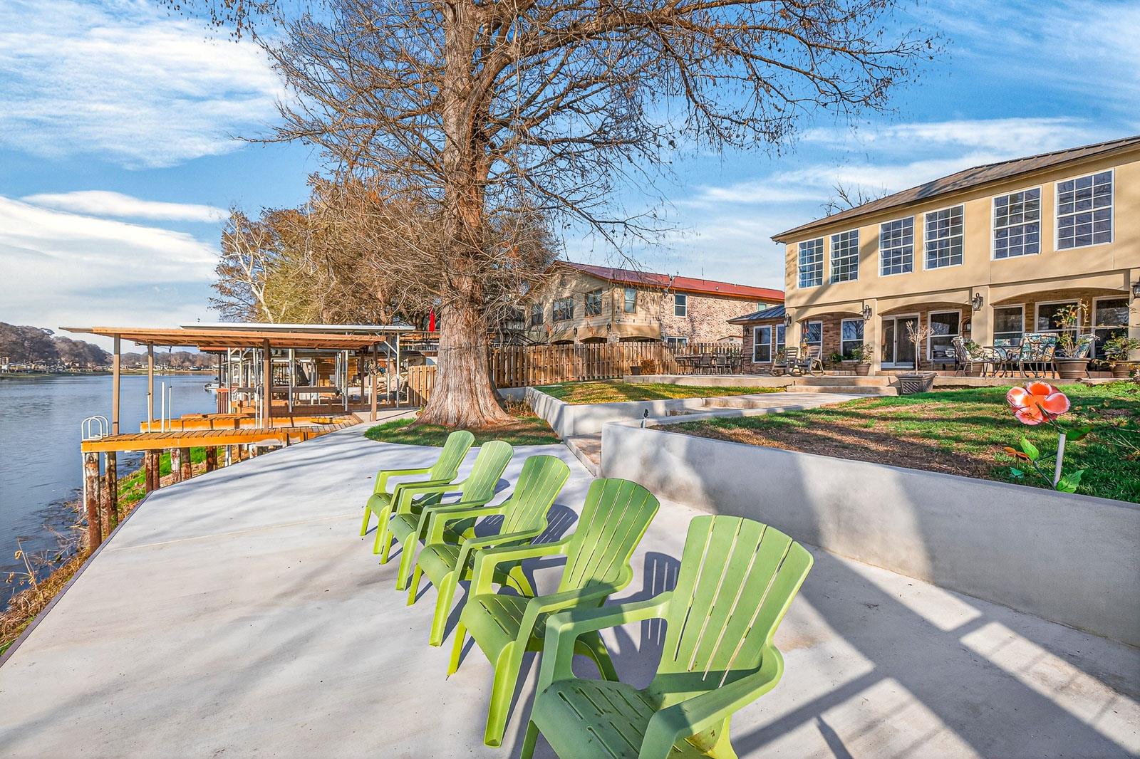 232 Lake Ridge Dr, Seguin, TX 78155