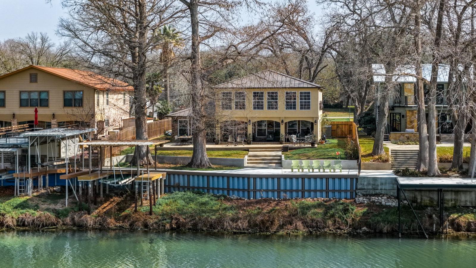 232 Lake Ridge Dr, Seguin, TX 78155