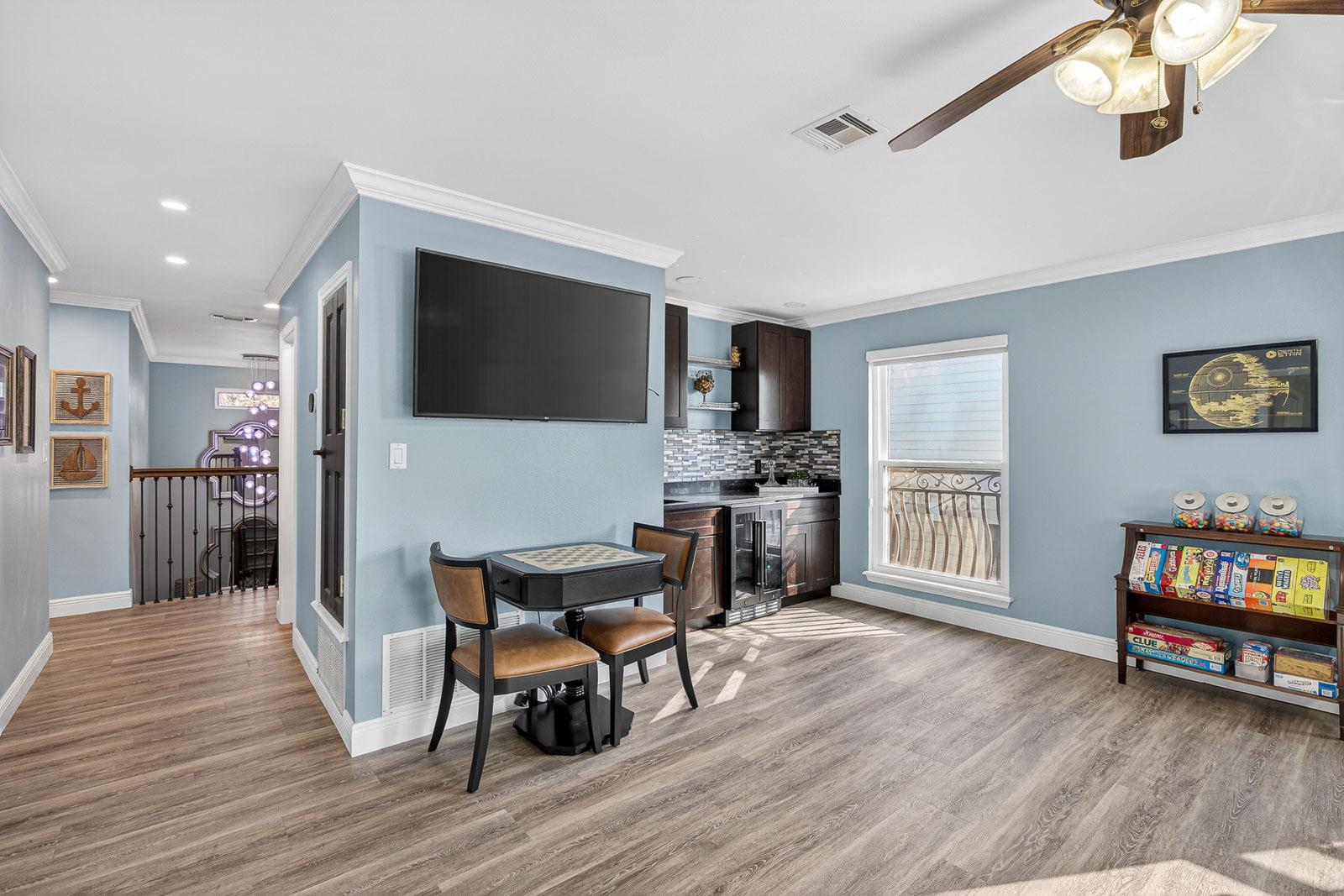 232 Lake Ridge Dr, Seguin, TX 78155