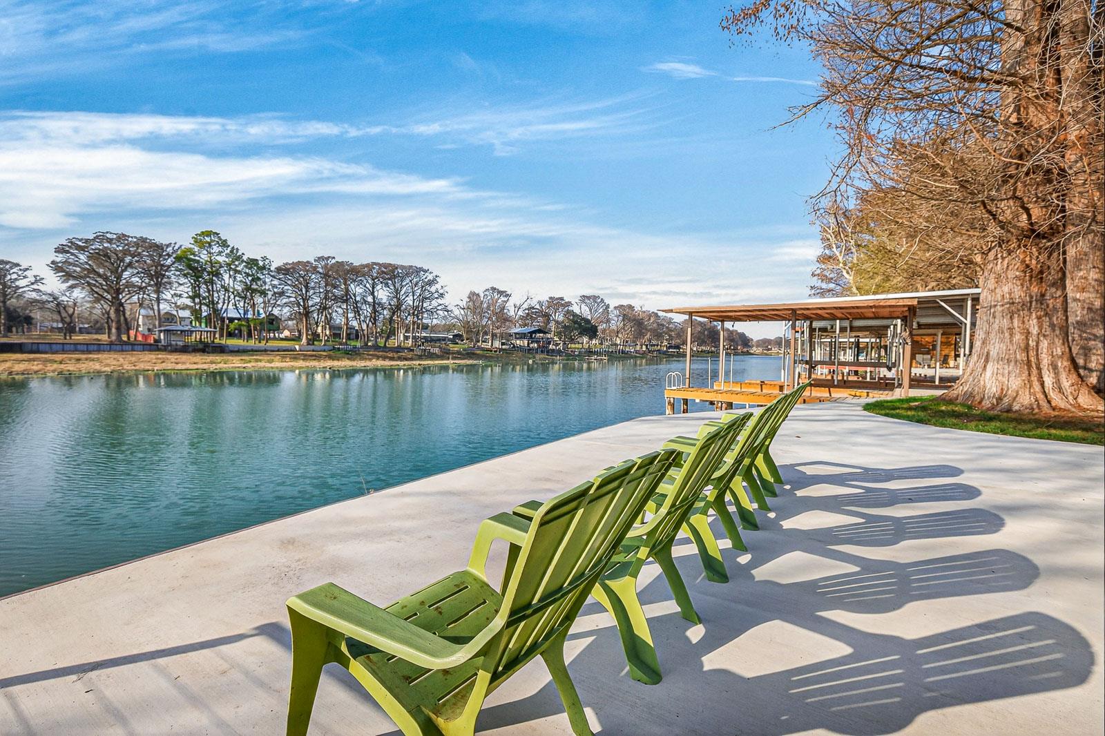 232 Lake Ridge Dr, Seguin, TX 78155