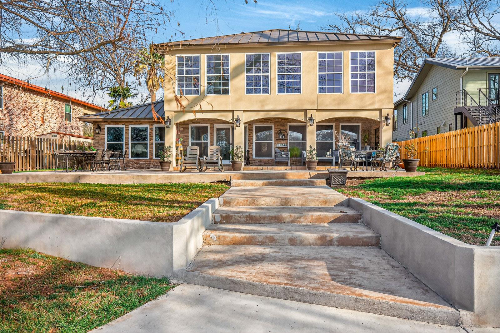 232 Lake Ridge Dr, Seguin, TX 78155