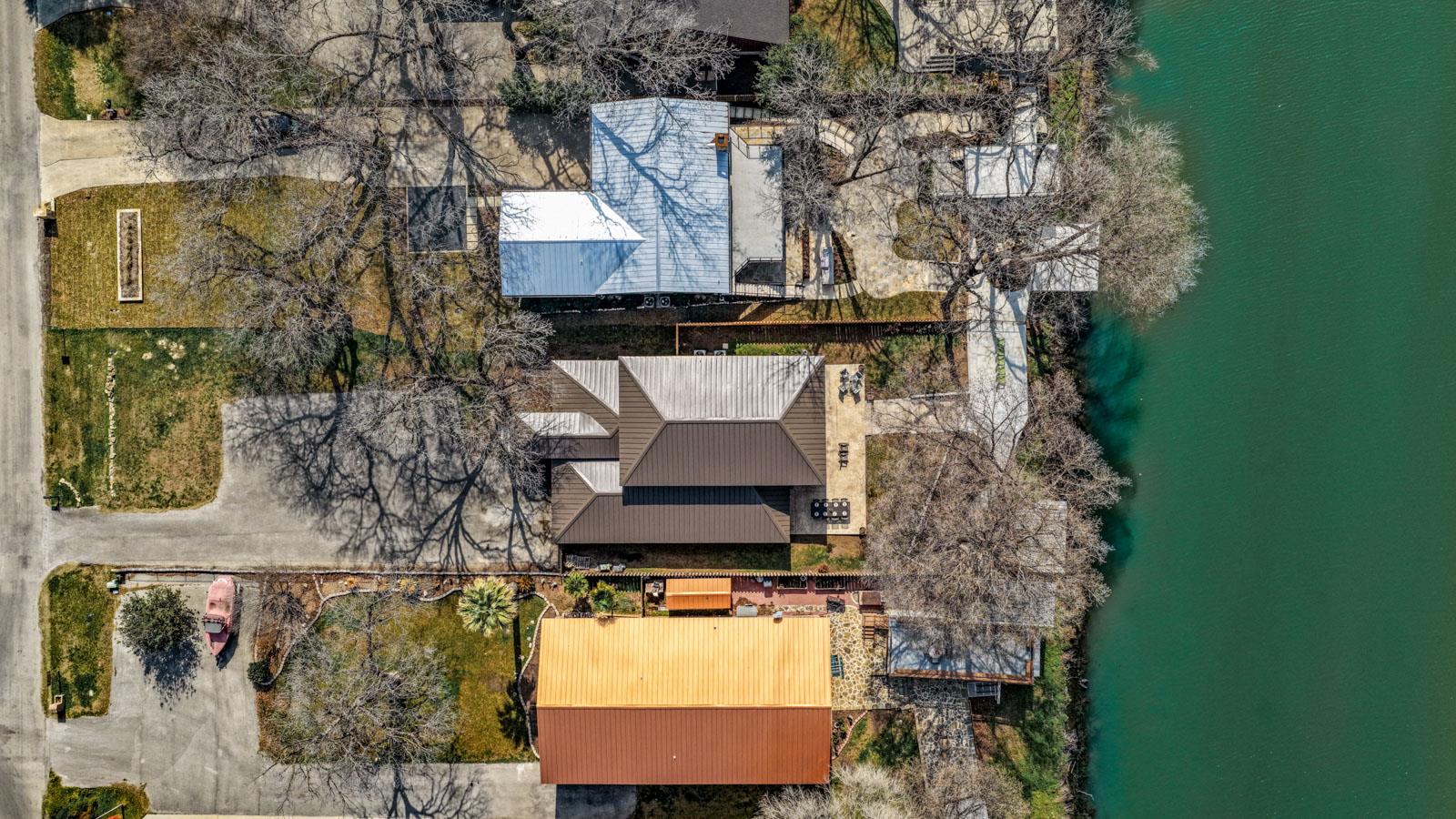 232 Lake Ridge Dr, Seguin, TX 78155