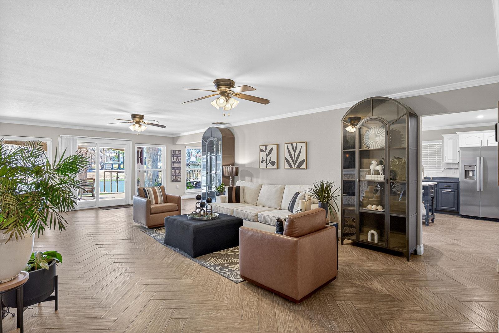 232 Lake Ridge Dr, Seguin, TX 78155