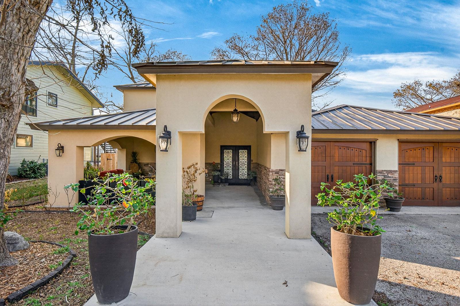 232 Lake Ridge Dr, Seguin, TX 78155