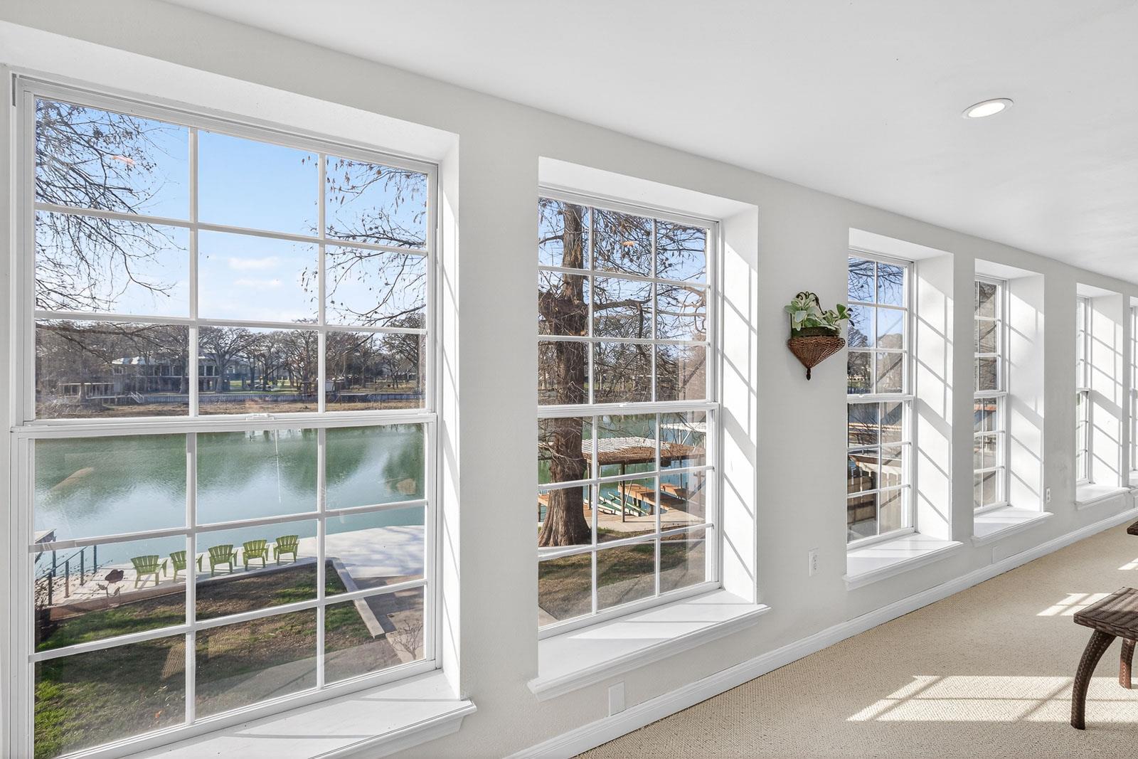 232 Lake Ridge Dr, Seguin, TX 78155