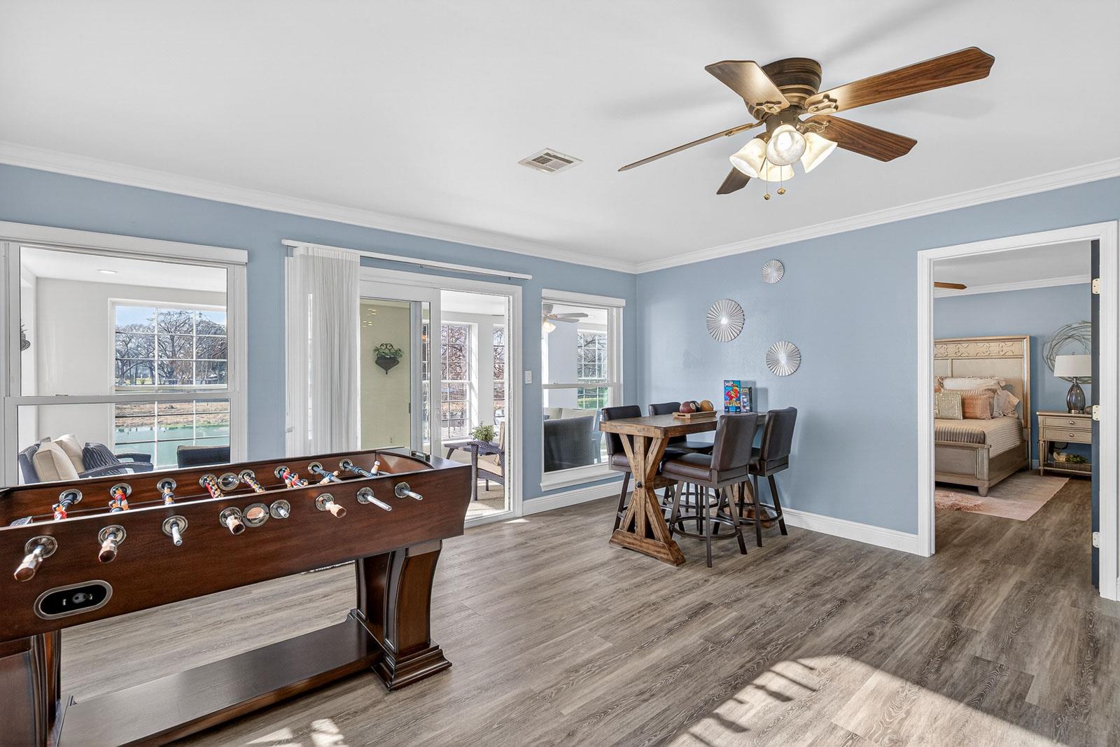 232 Lake Ridge Dr, Seguin, TX 78155