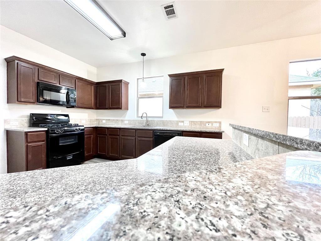 1808 Paseo Verde Dr, Leander, TX 78641