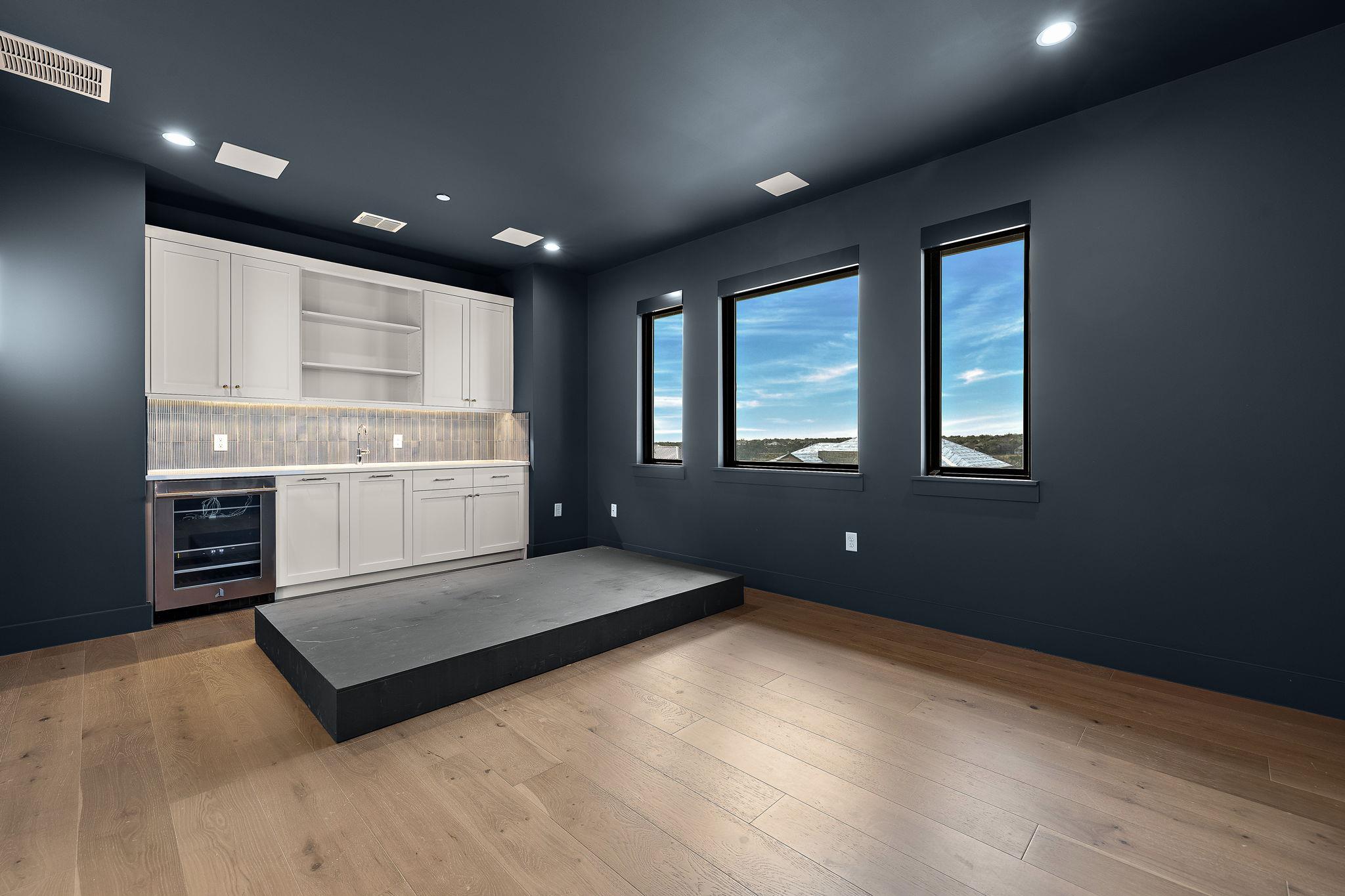 5900 Moondust Ln, Austin, TX 78730