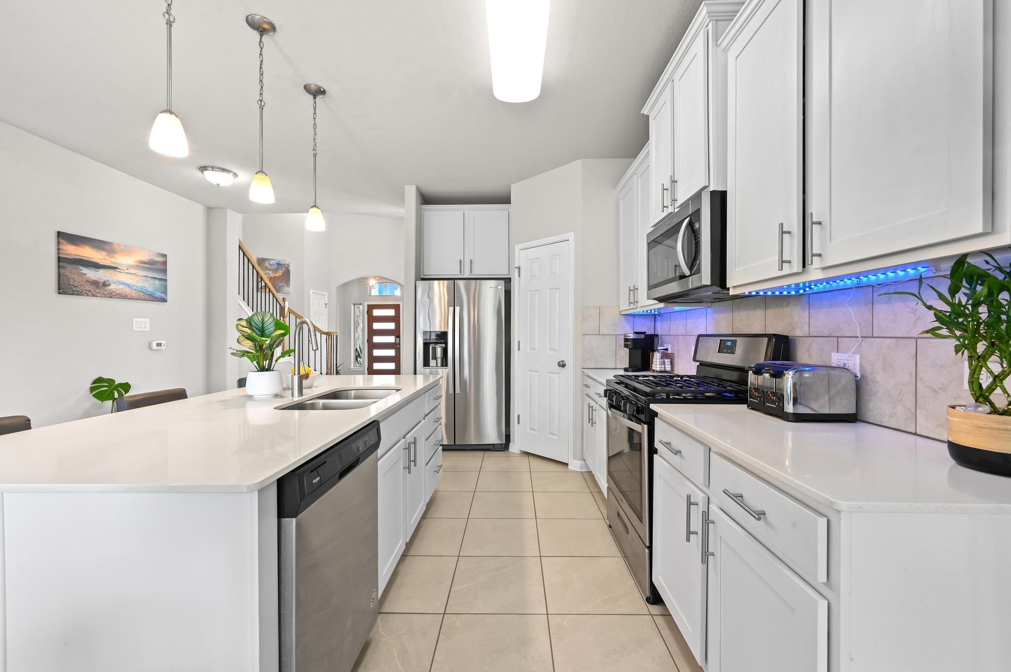 13536 Larrys Ln, Manchaca, TX 78652