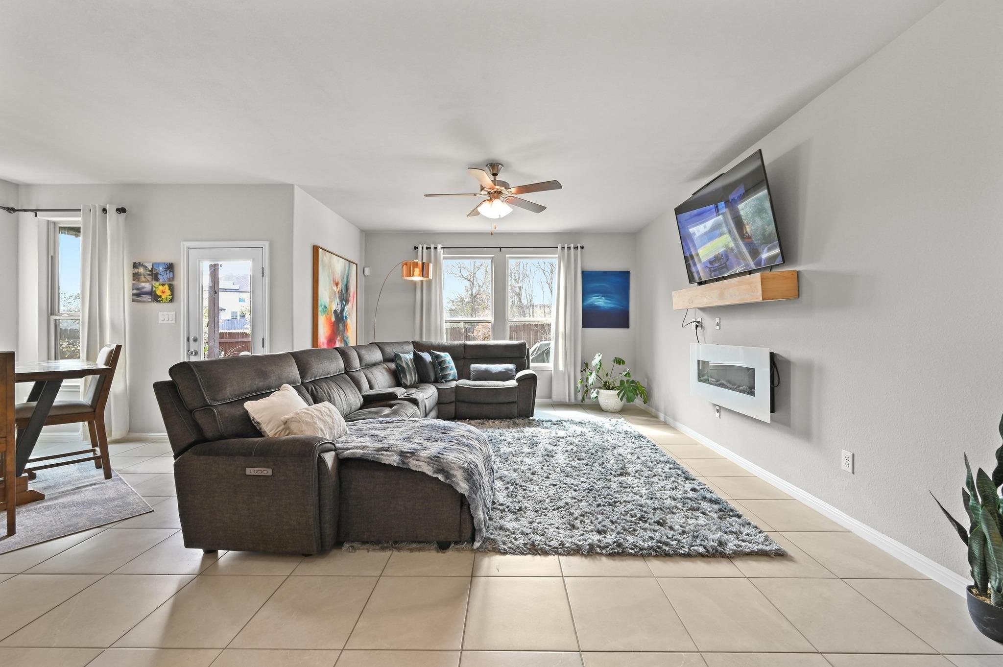 13536 Larrys Ln, Manchaca, TX 78652