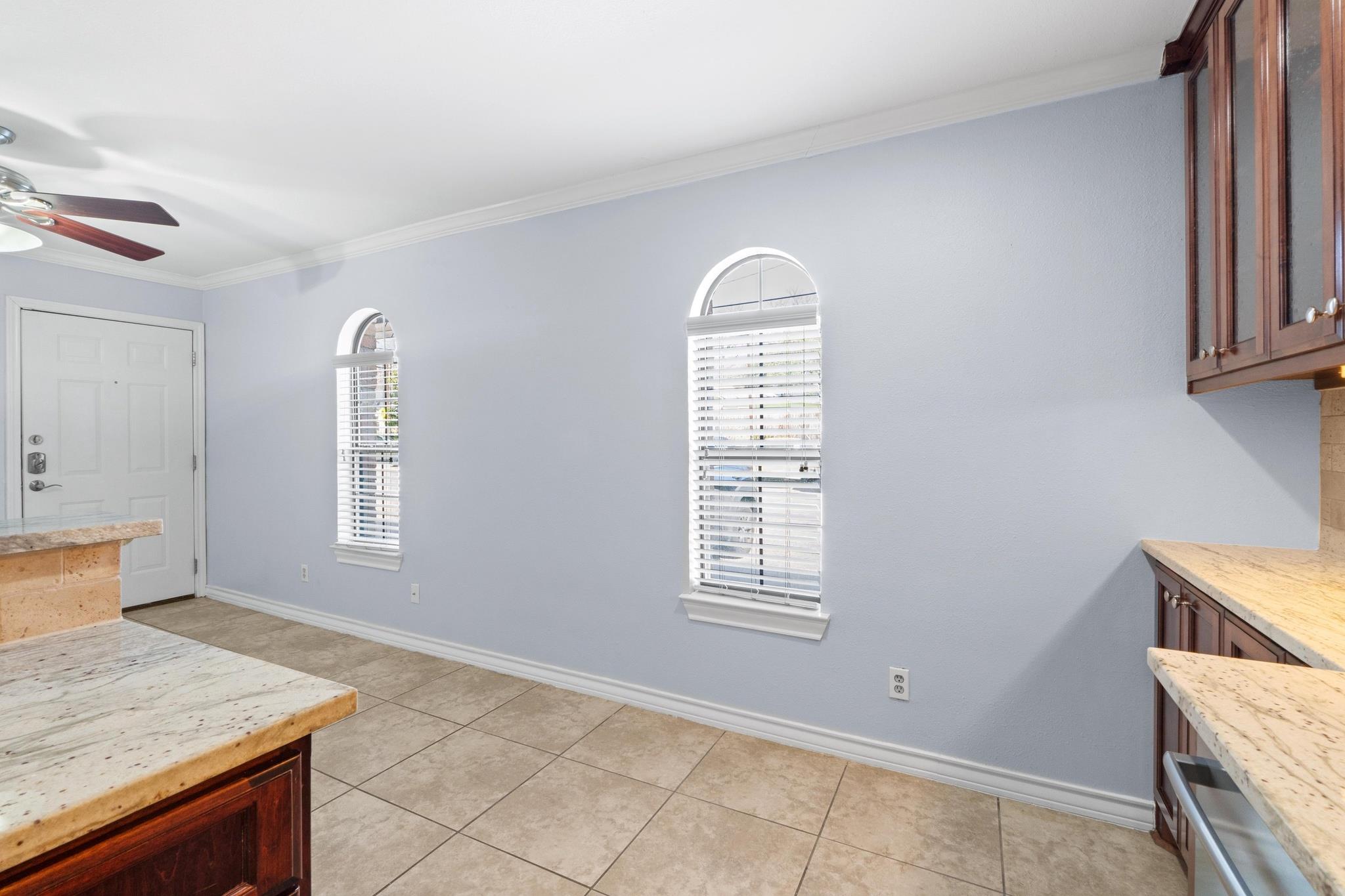 407 E 45th St # 108, Austin, TX 78751