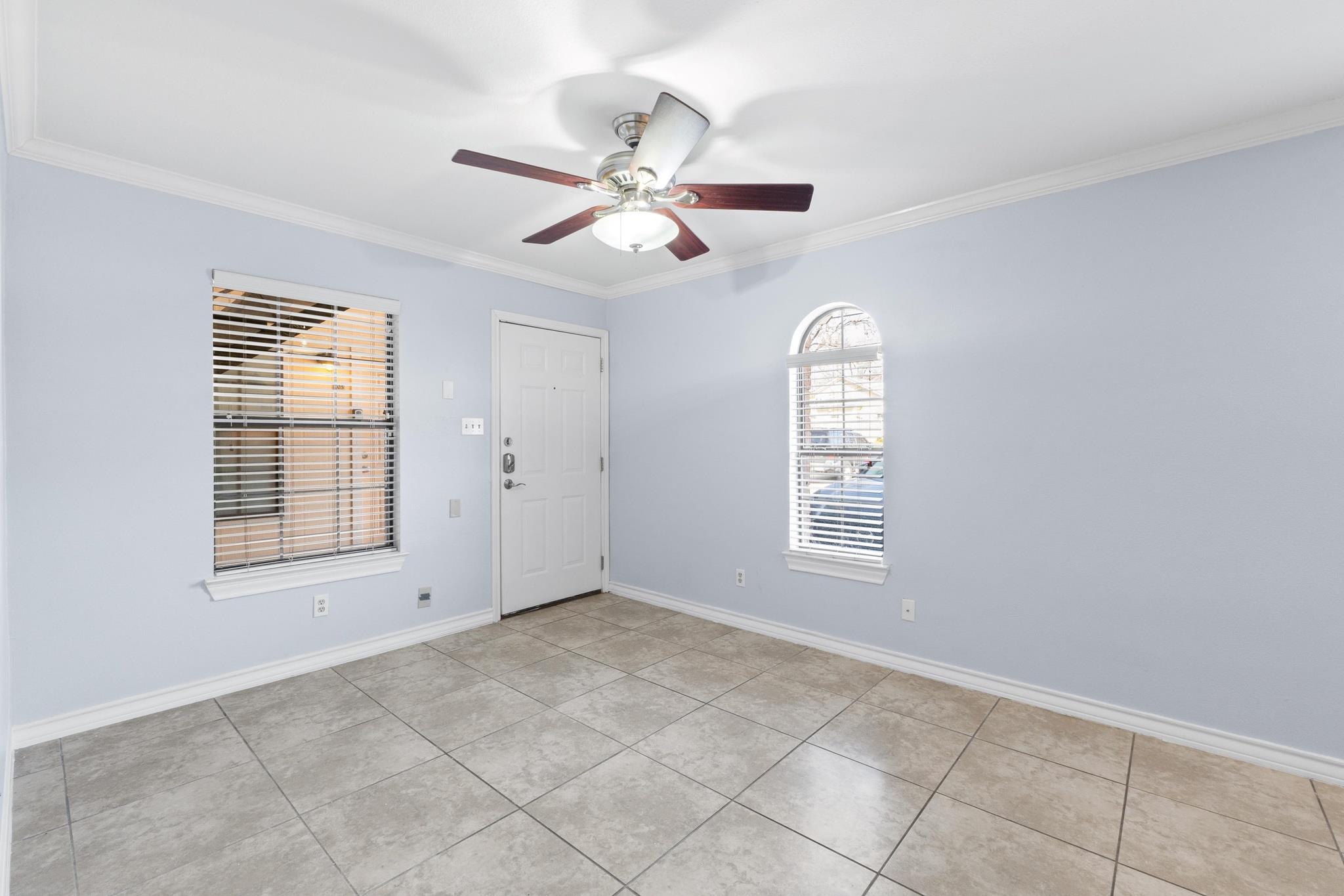 407 E 45th St # 108, Austin, TX 78751