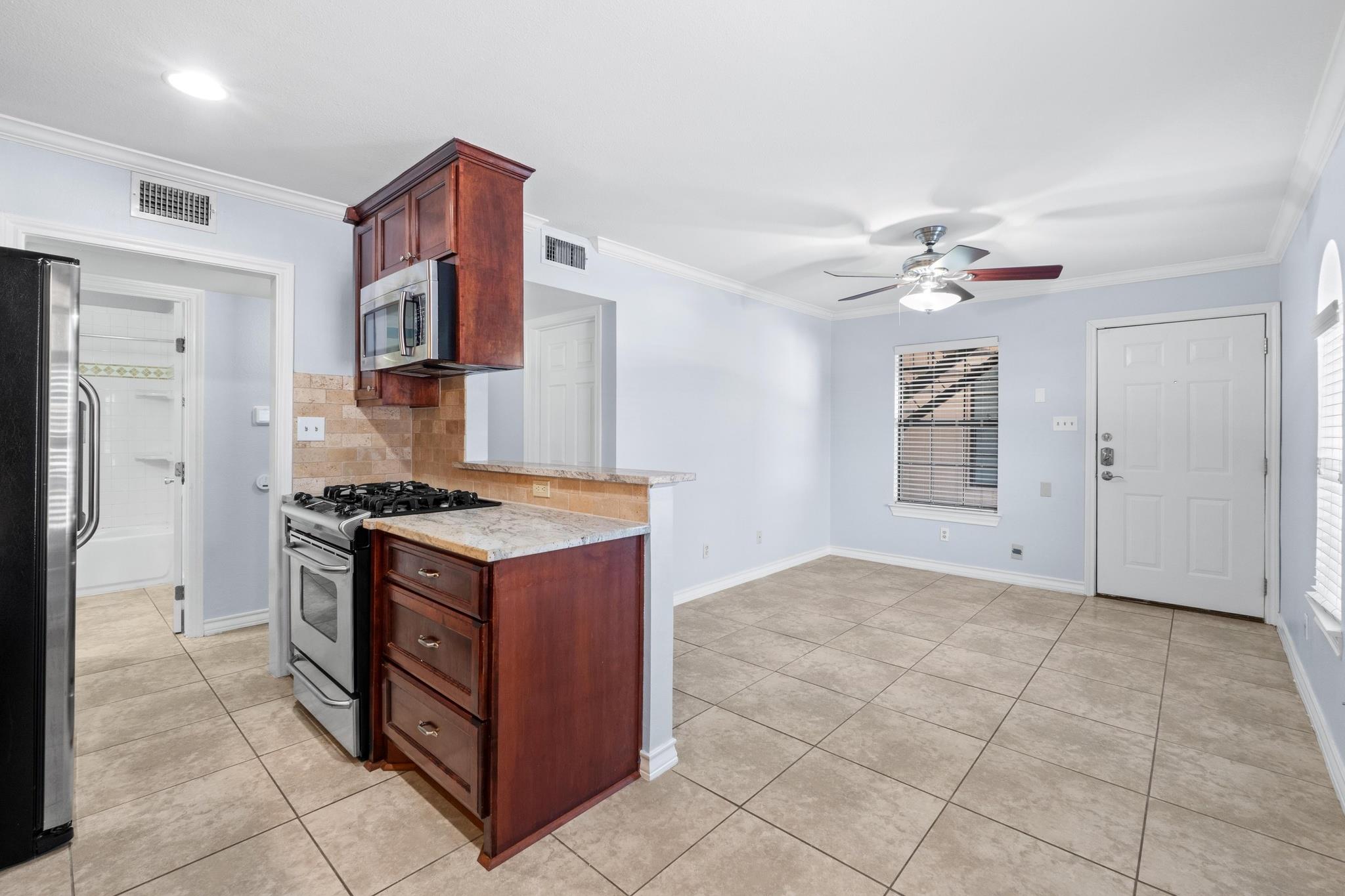 407 E 45th St # 108, Austin, TX 78751