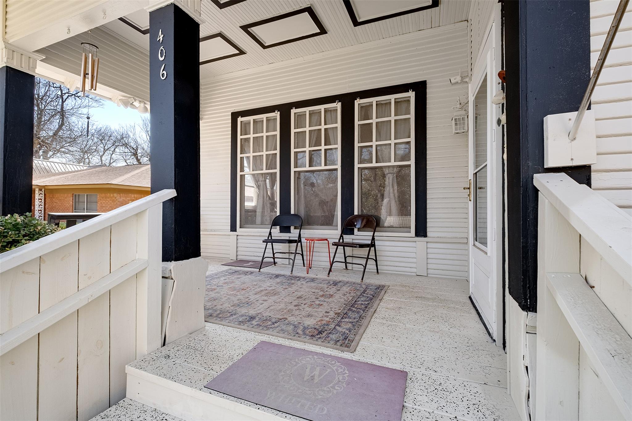 406 E Gonzales St, Yoakum, TX 77995