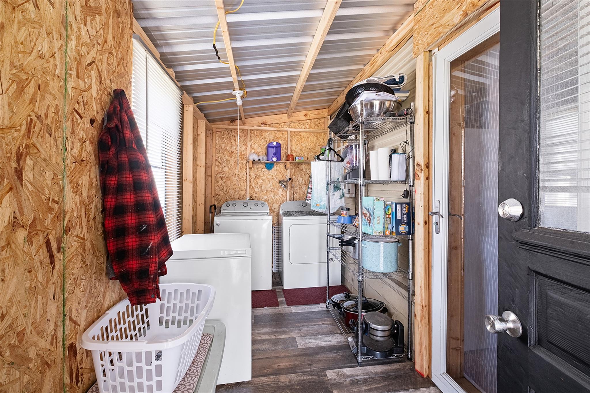 406 E Gonzales St, Yoakum, TX 77995