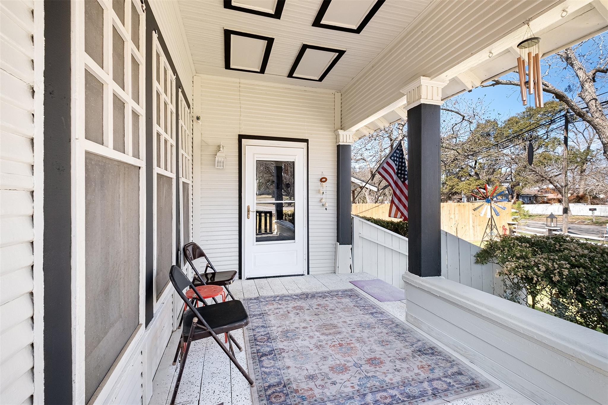 406 E Gonzales St, Yoakum, TX 77995