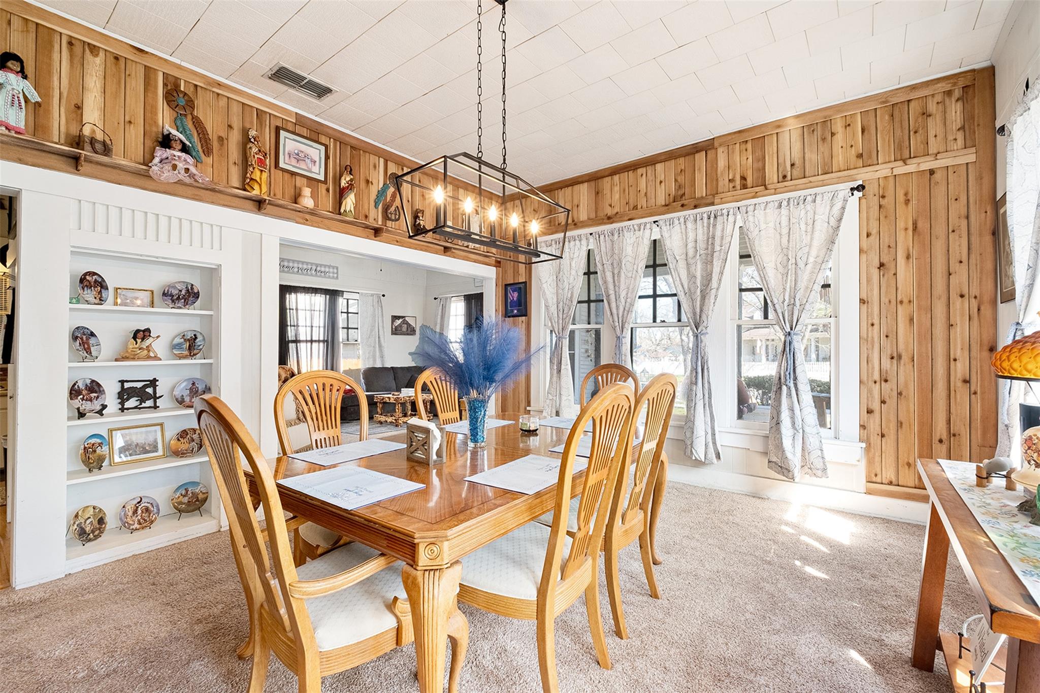 406 E Gonzales St, Yoakum, TX 77995