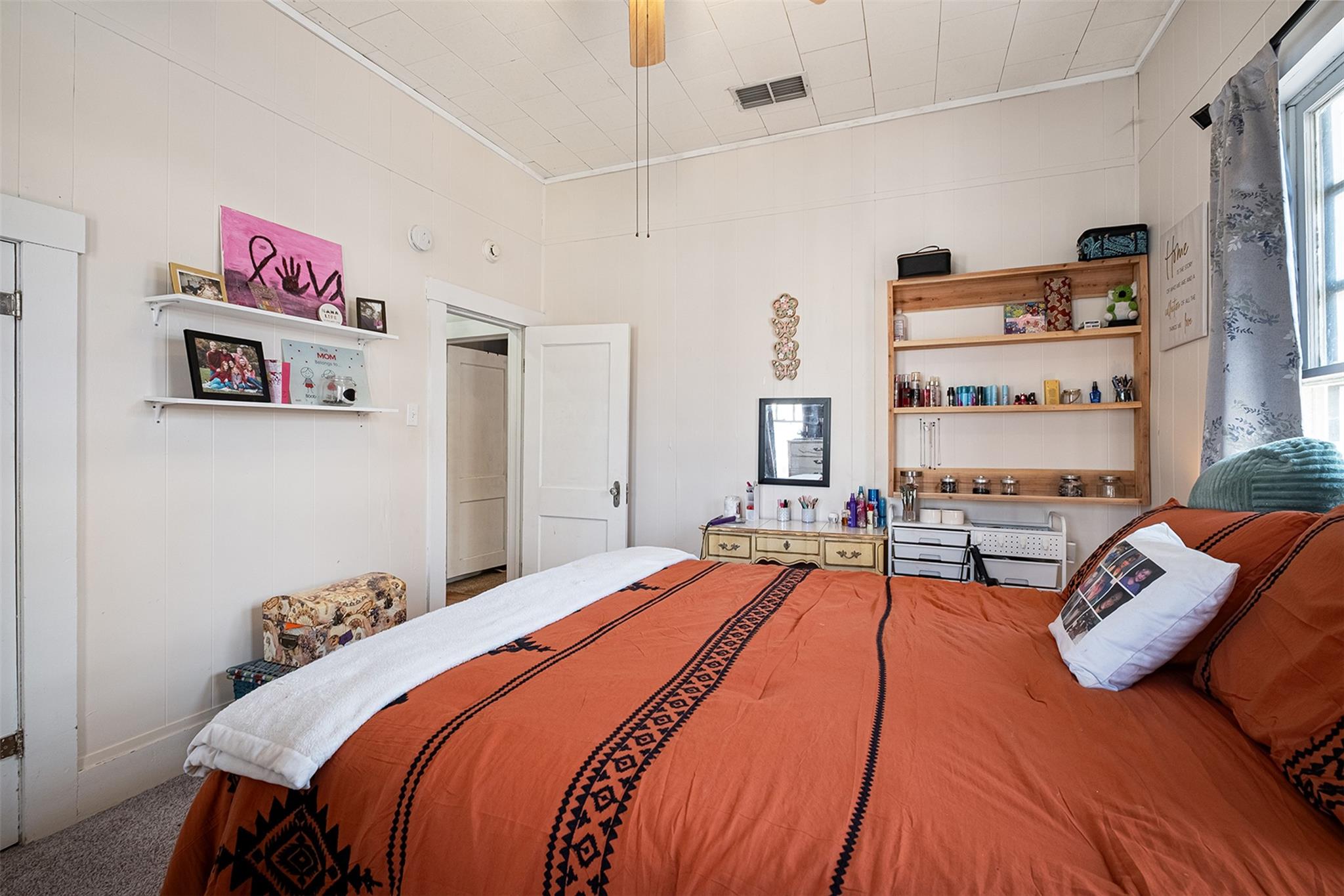 406 E Gonzales St, Yoakum, TX 77995