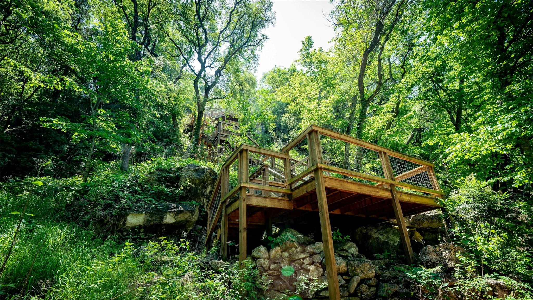 1121 Bradstreet St, Canyon Lake, TX 78133