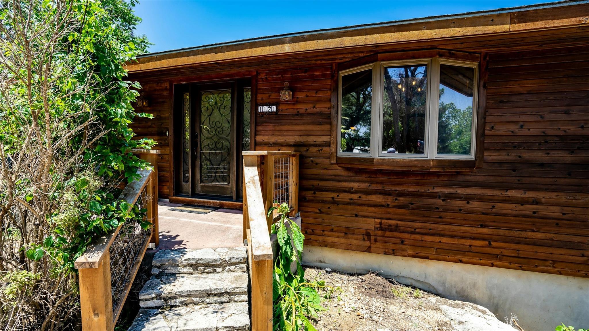 1121 Bradstreet St, Canyon Lake, TX 78133