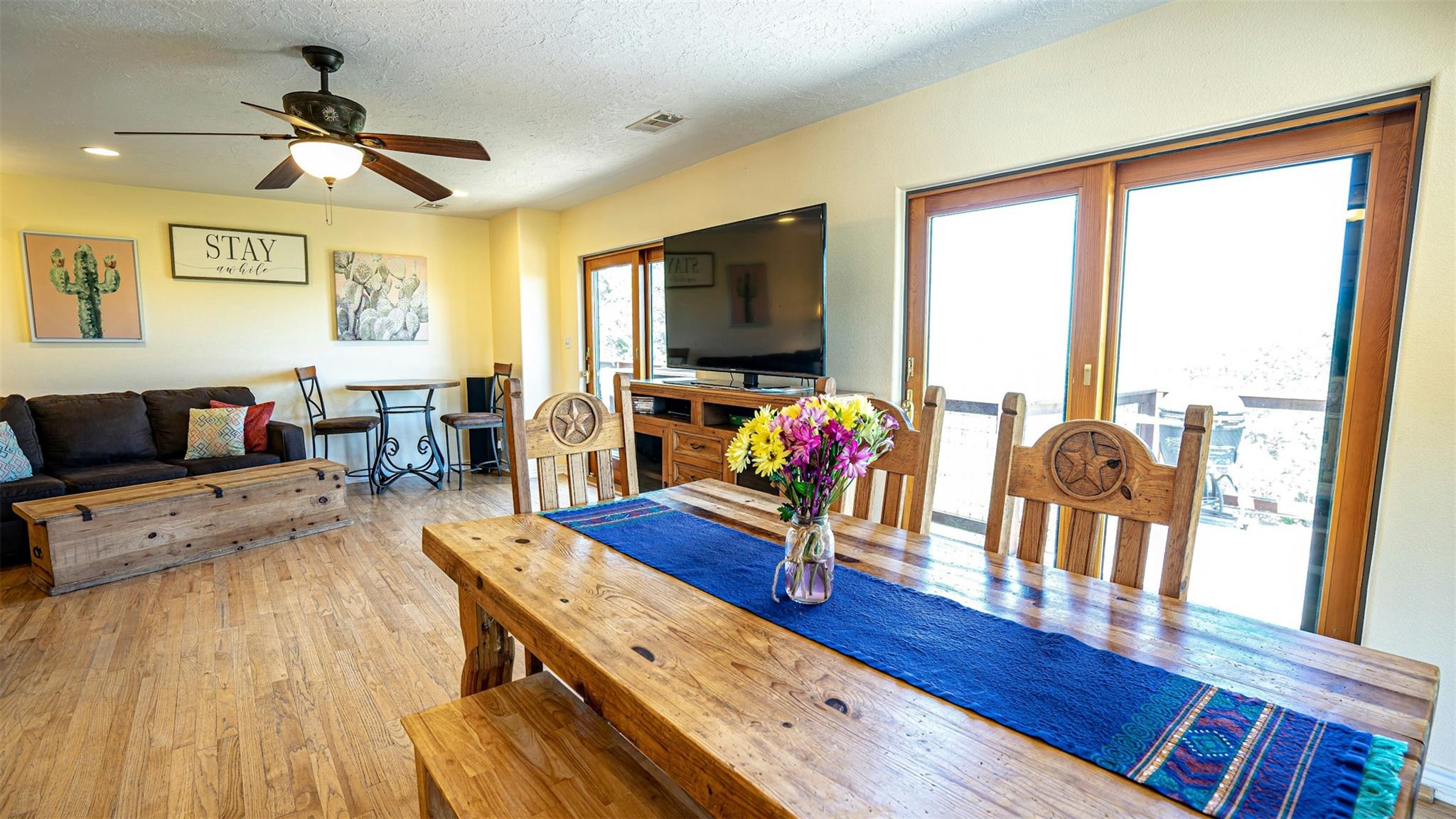 1121 Bradstreet St, Canyon Lake, TX 78133