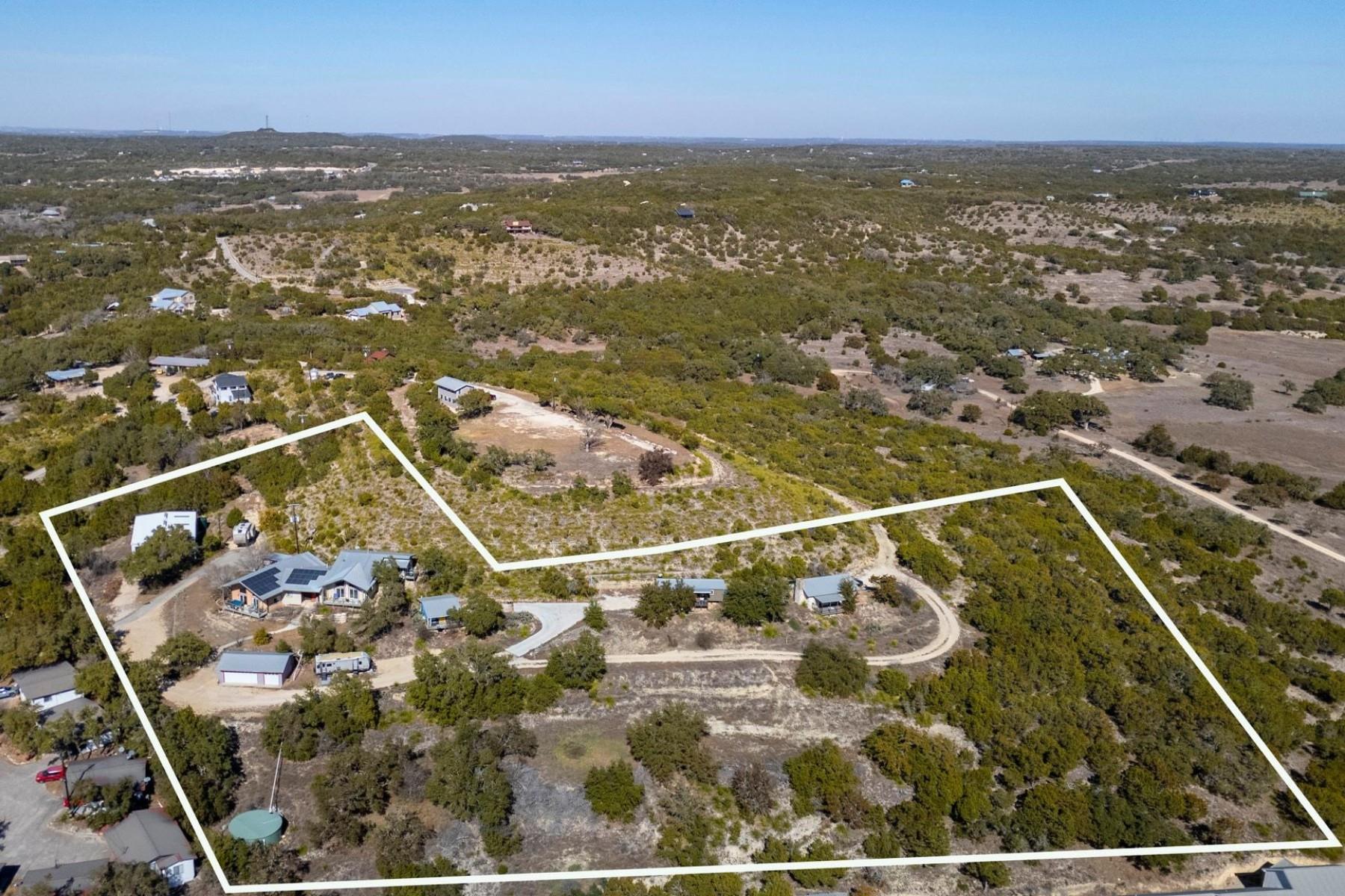 310 Eagles Nest Dr, Wimberley, TX 78676