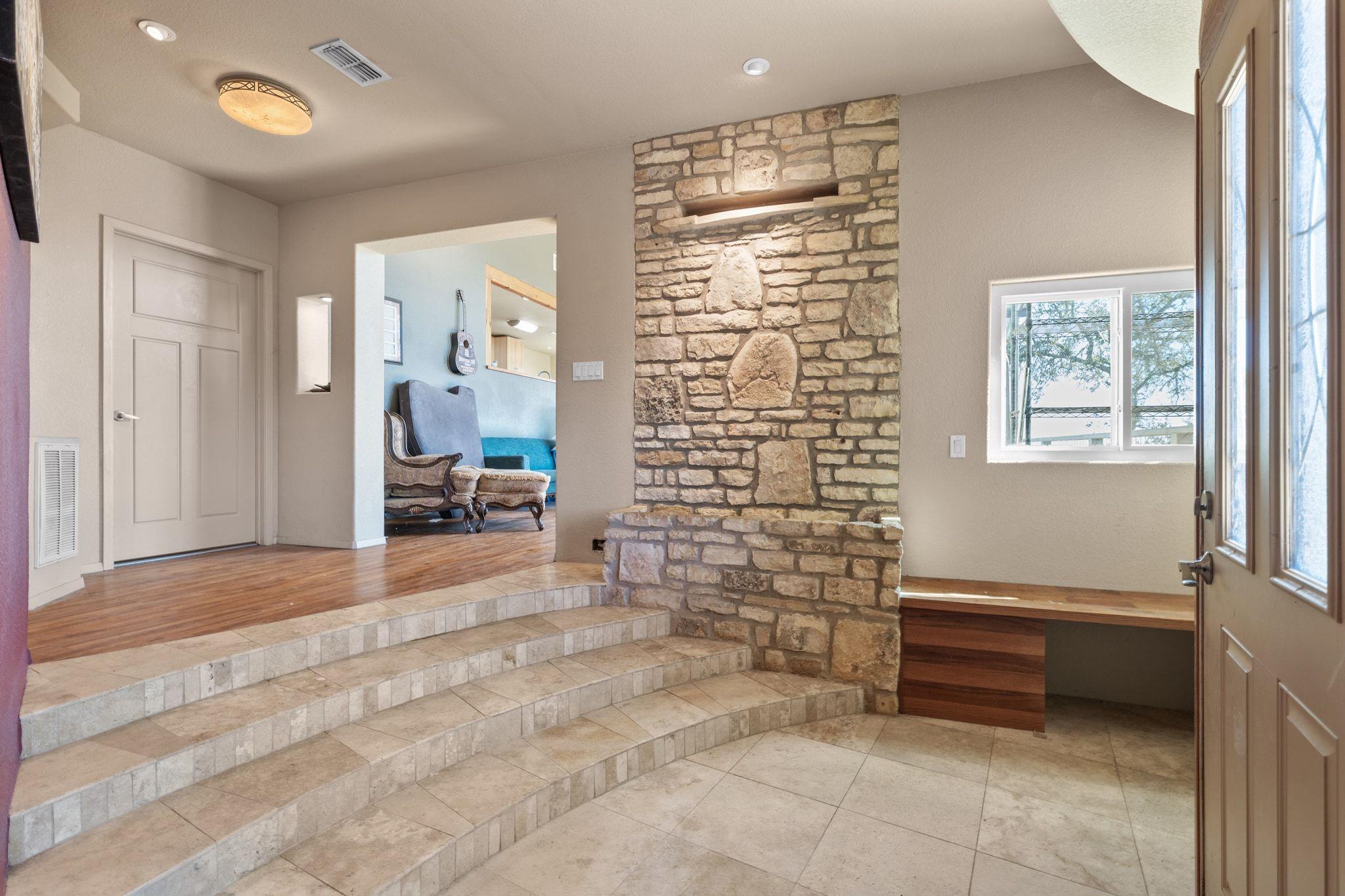 310 Eagles Nest Dr, Wimberley, TX 78676