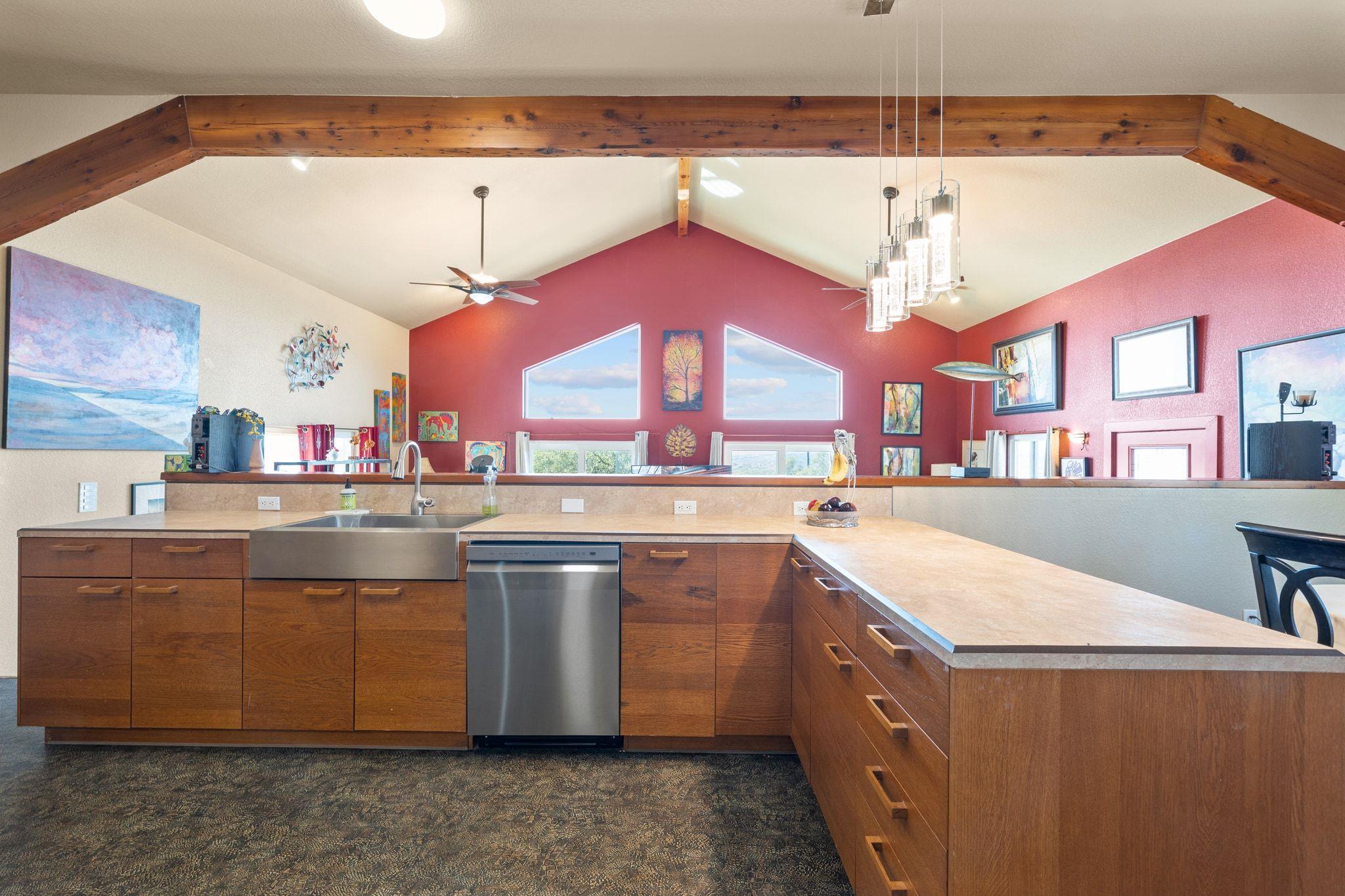 310 Eagles Nest Dr, Wimberley, TX 78676